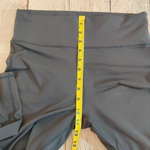 Fabletics mesh sides high rise legging sz L - Picture 5 of 9